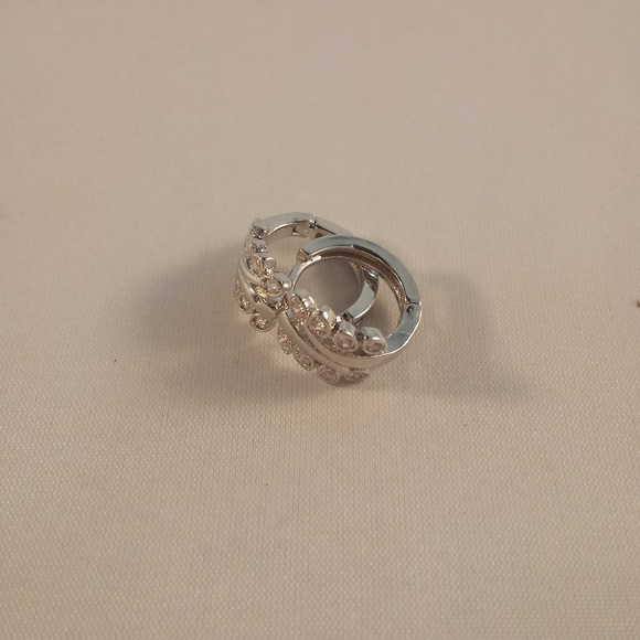 18K White Gold Filled Flower Leaf Swirl Diamond Zircon Hoop Earrings 15mm Gift - Picture 3 of 5